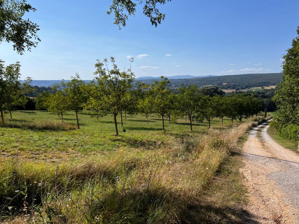 Bed and Breakfast Bergerie Montjustin Экстерьер фото